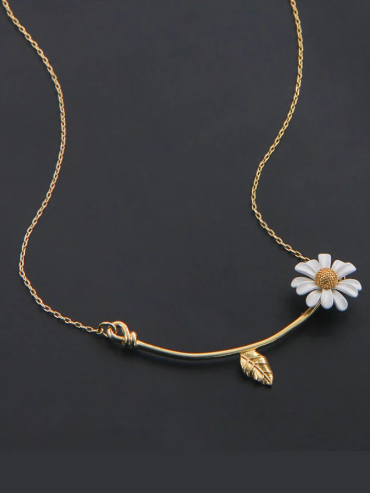 Pretty Petals Daisy Flower Necklace