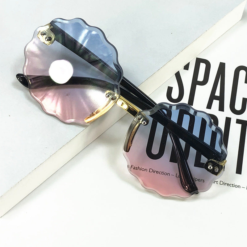 Round Scalloped Glasses