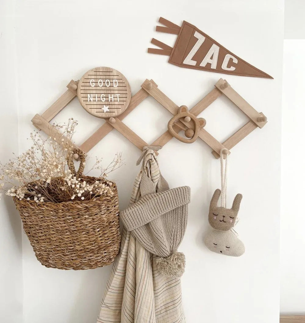 European Style Oak Baby Milestone Board: Round Letter Message Props