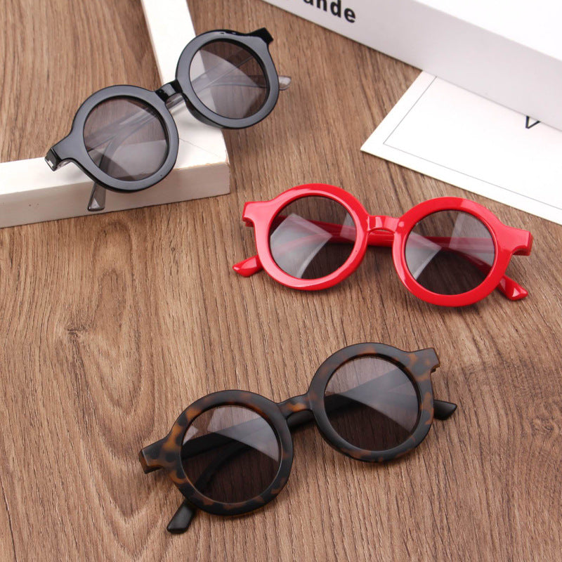 Retro Round Sunglasses / Eyewear