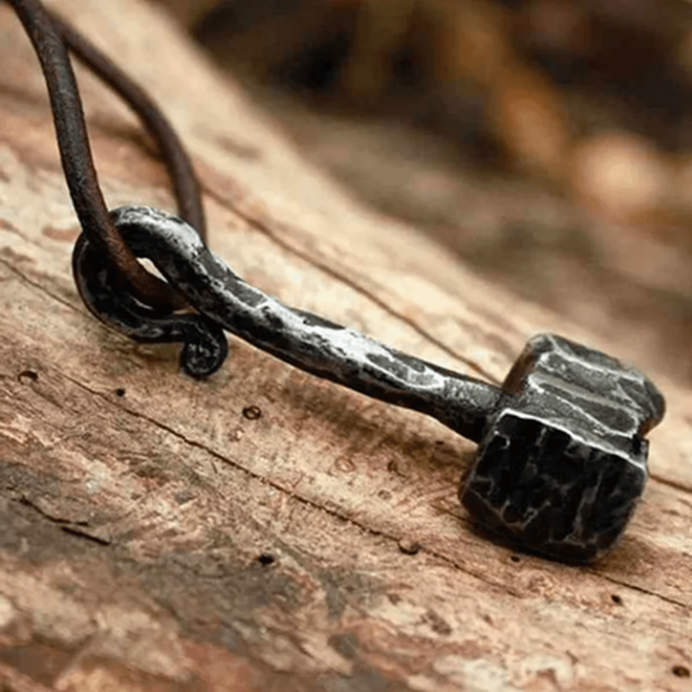 Nordic Viking Amulet Pendant Necklace - Leather