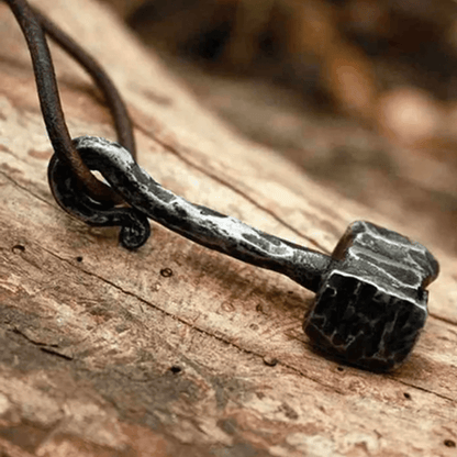 Nordic Viking Amulet Pendant Necklace - Leather