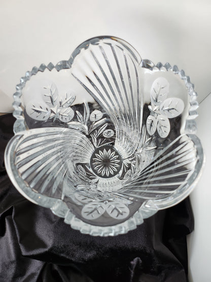 Large Polina Saw-Tooth Edge Crystal Vase