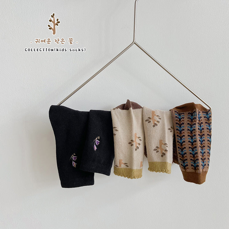 Unisex Plant Embroidered Print Accessories Socks Wholesale 230114353