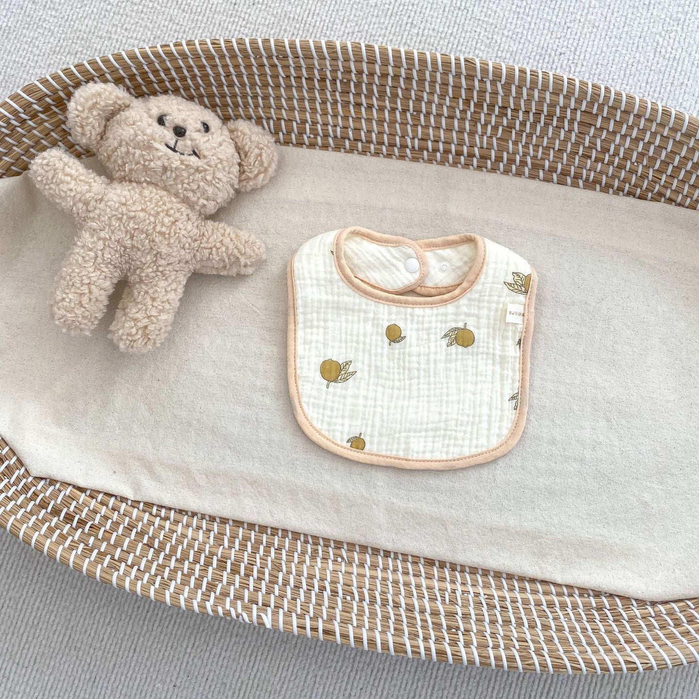 Baby Girls Boys Love heart Cartoon Baby Bibs Wholesale