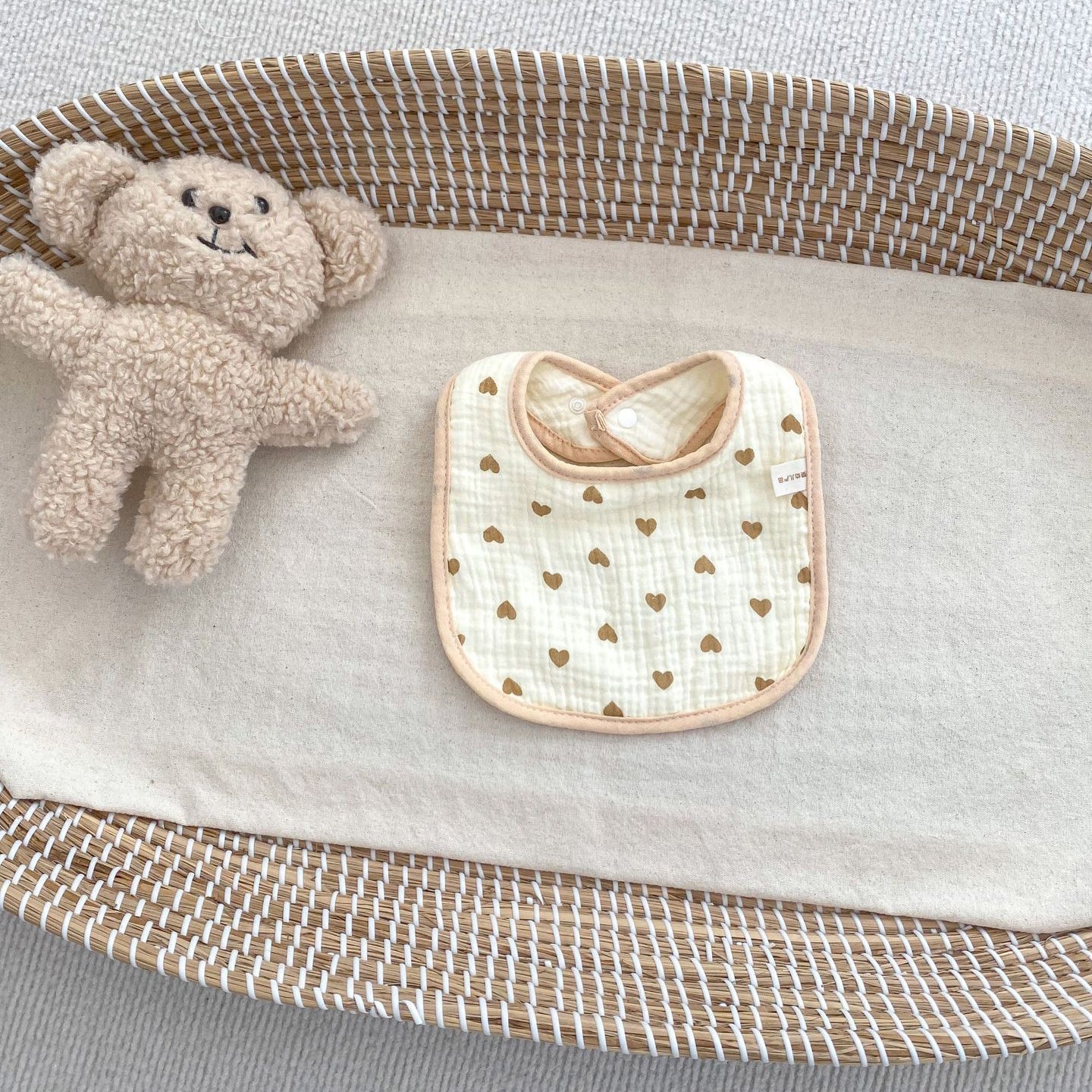 Baby Girls Boys Love heart Cartoon Baby Bibs Wholesale