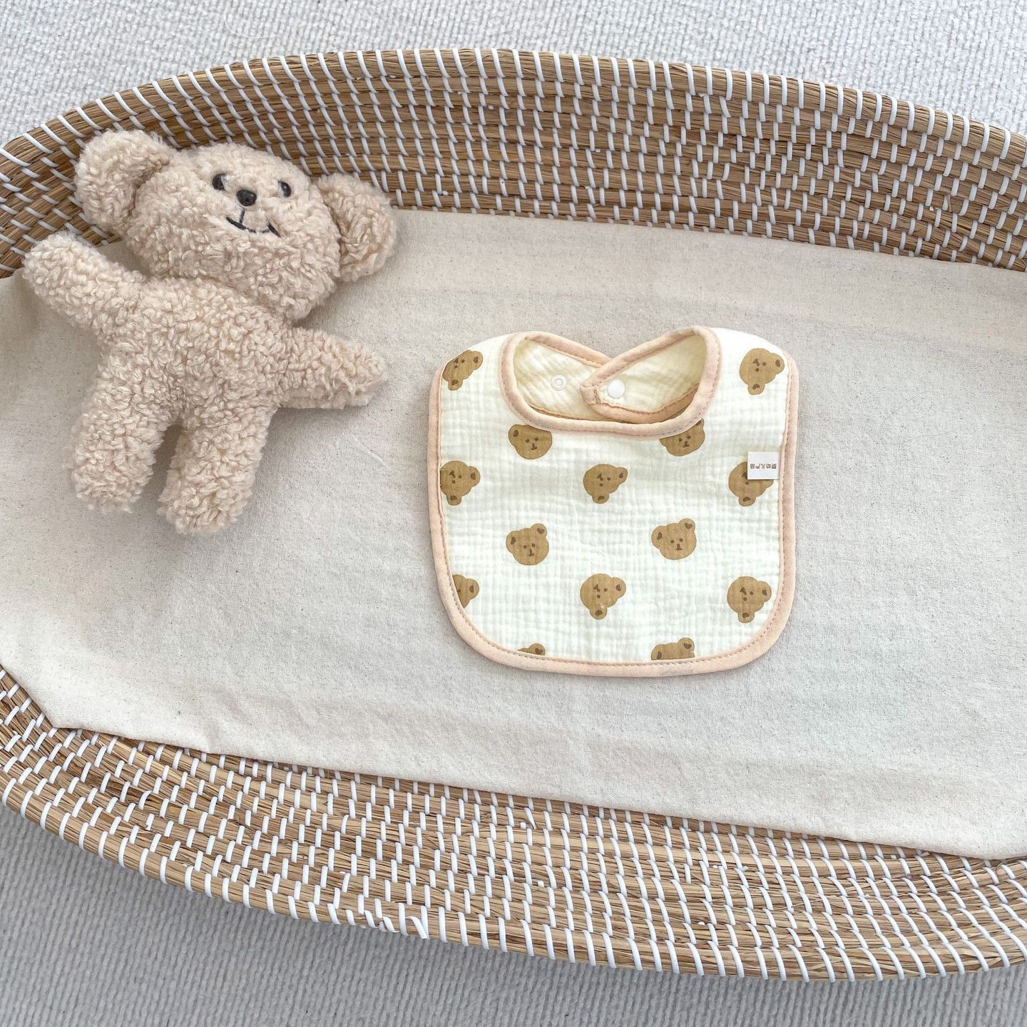 Baby Girls Boys Love heart Cartoon Baby Bibs Wholesale