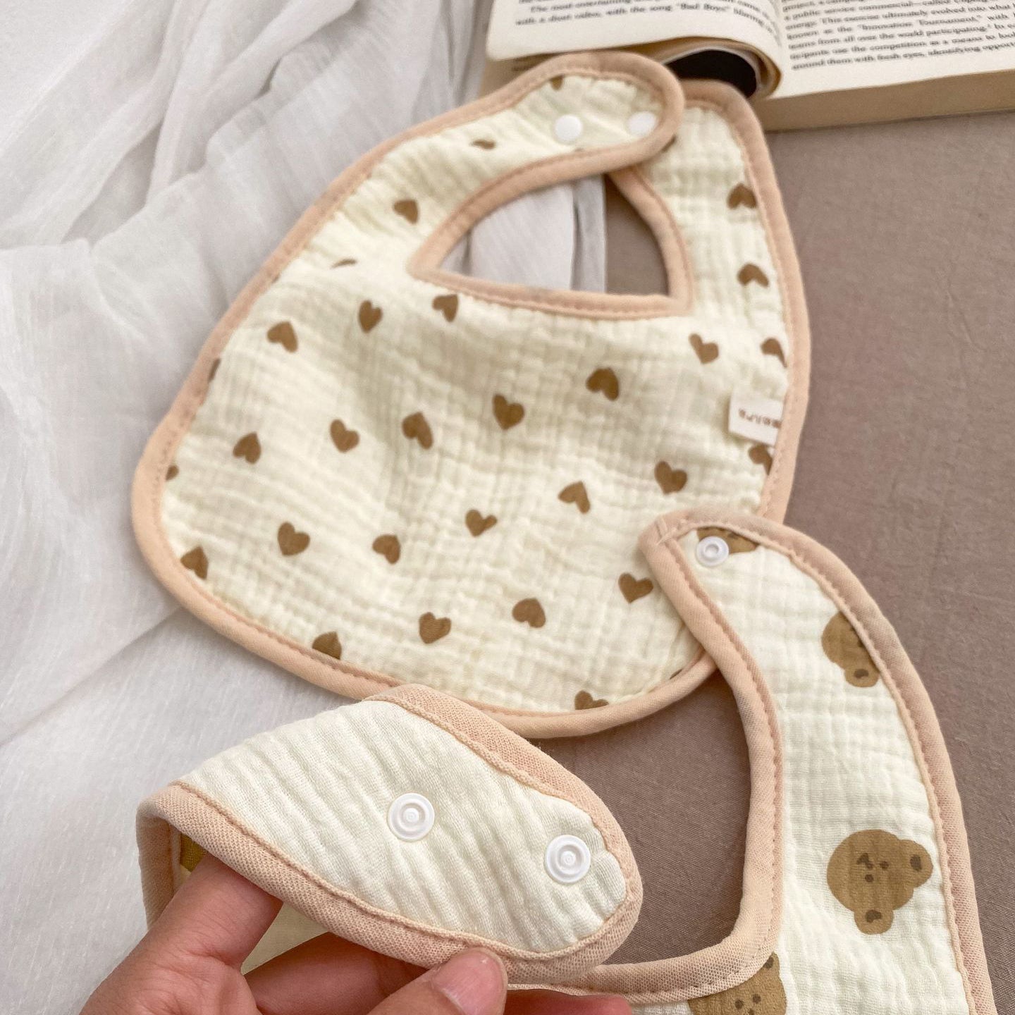 Baby Girls Boys Love heart Cartoon Baby Bibs Wholesale