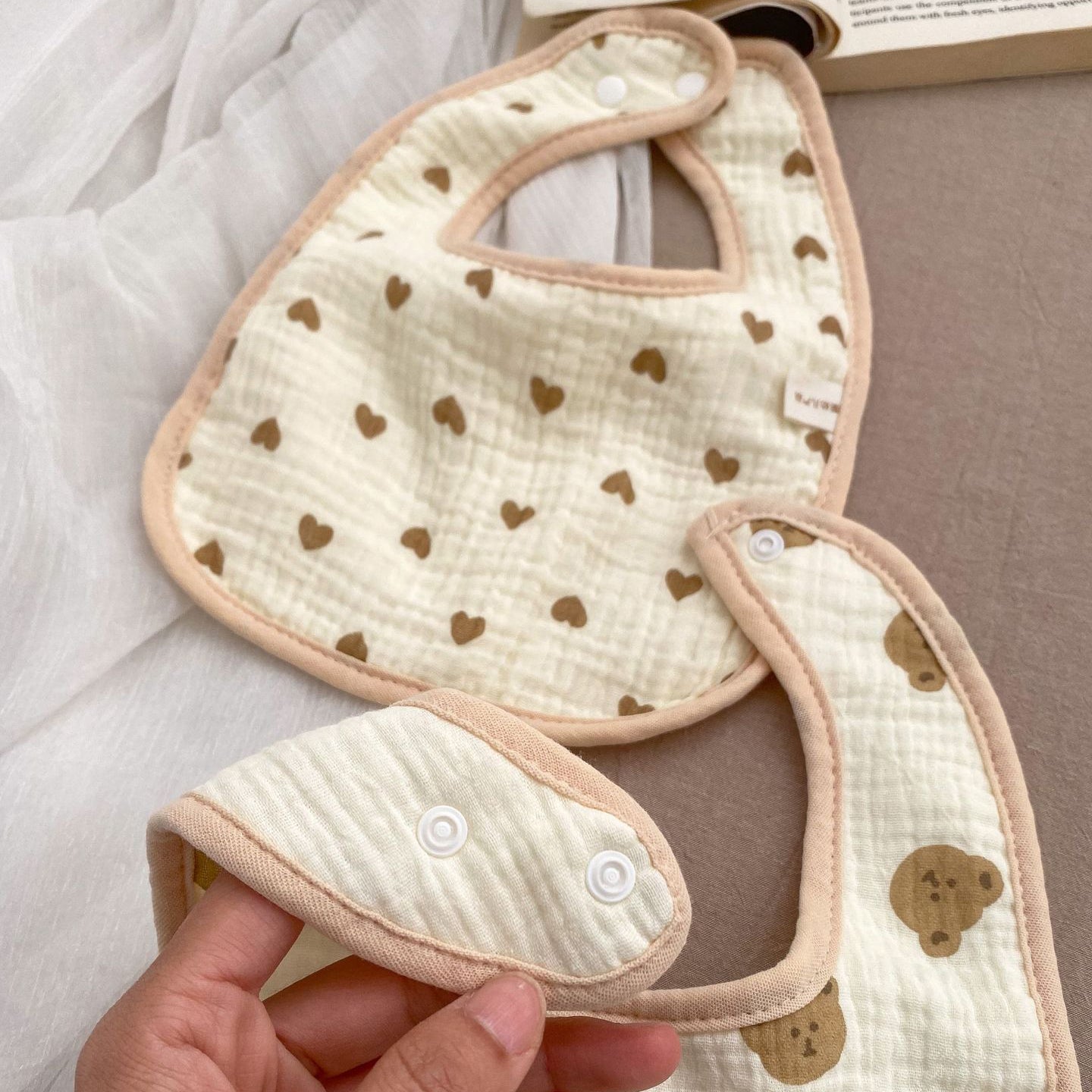 Baby Girls Boys Love heart Cartoon Baby Bibs Wholesale