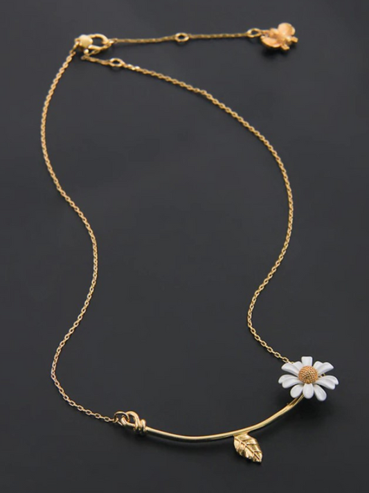 Pretty Petals Daisy Flower Necklace