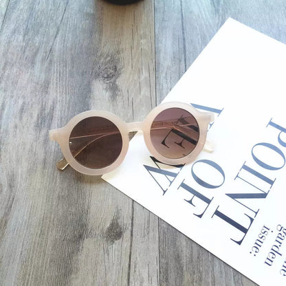 Retro Round Sunglasses / Eyewear