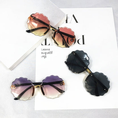 Round Scalloped Glasses