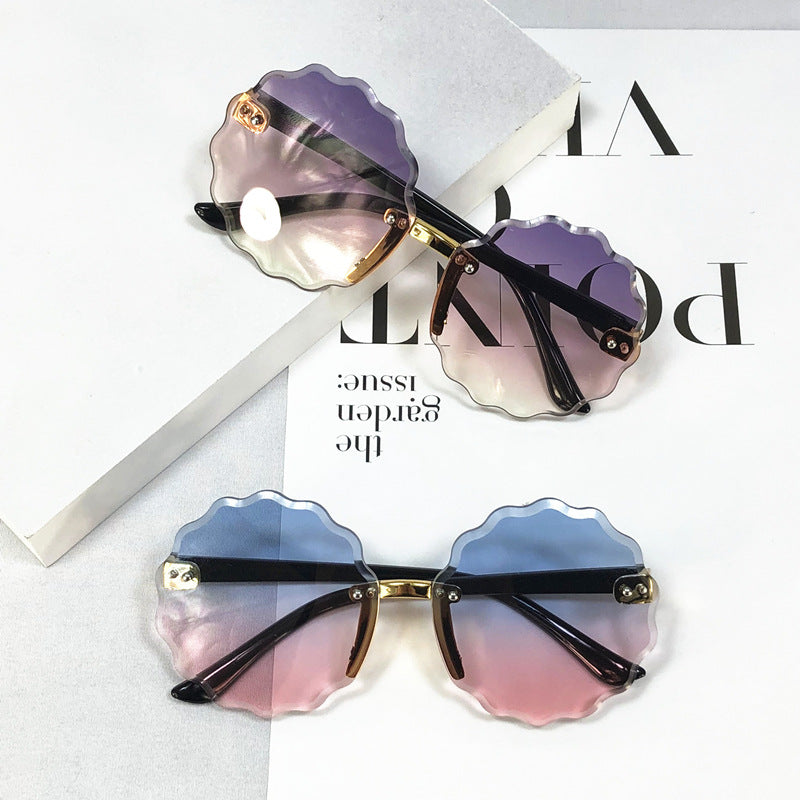 Round Scalloped Glasses