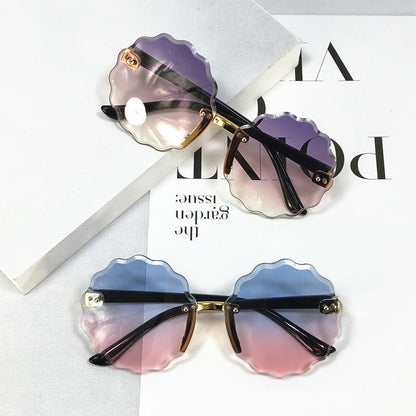 Round Scalloped Glasses