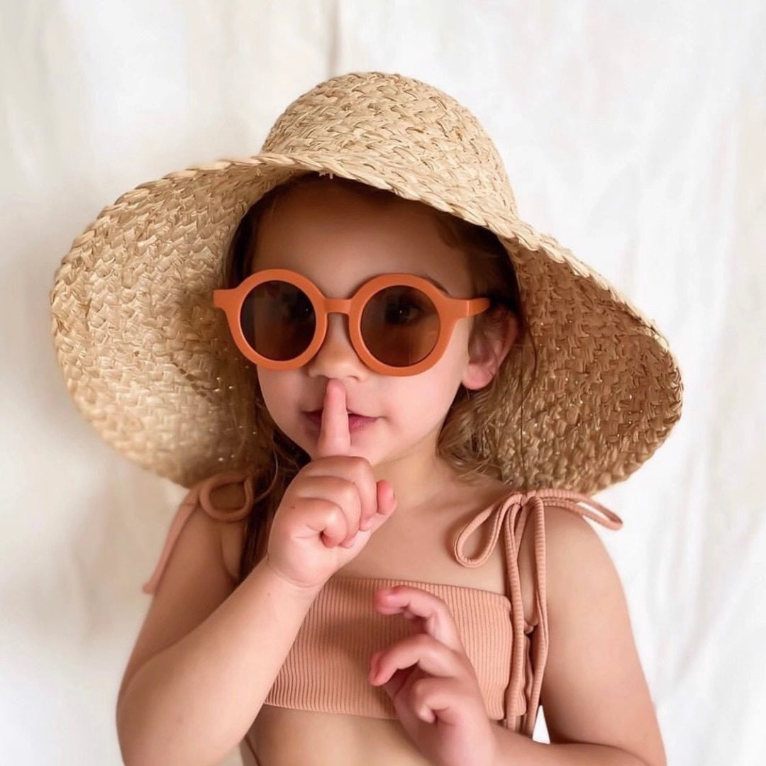 Retro Round Sunglasses / Eyewear
