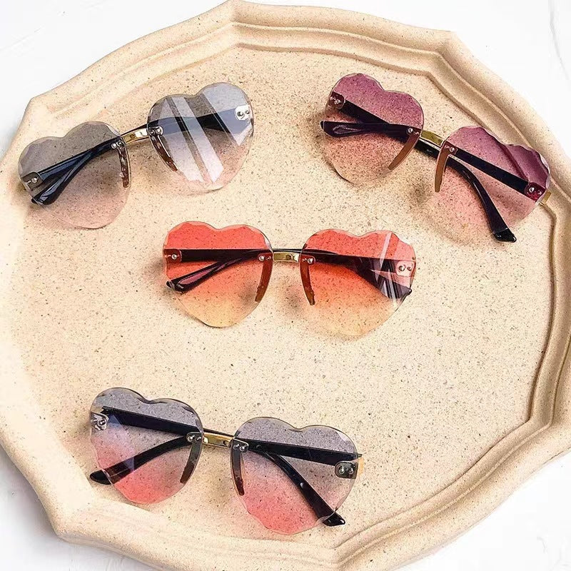Wholesale Children's Cut Edge Frameless Ocean Film Gradient Peach Heart Sunglasses