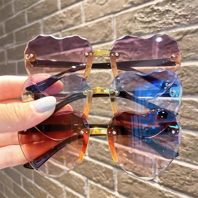 Wholesale Children's Cut Edge Frameless Ocean Film Gradient Peach Heart Sunglasses