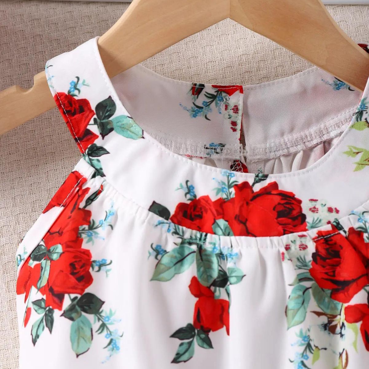 Round Neck Rose Print Top Shorts Two-piece Baby Clothes