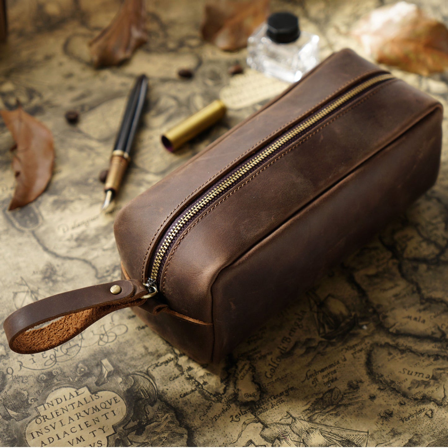 Header Cowhide Square Retro Mad Horse Leather Zipper Pens