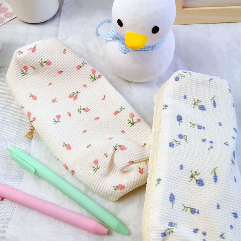 Simple Large Capacity Small Floral Polyester Pencil Case