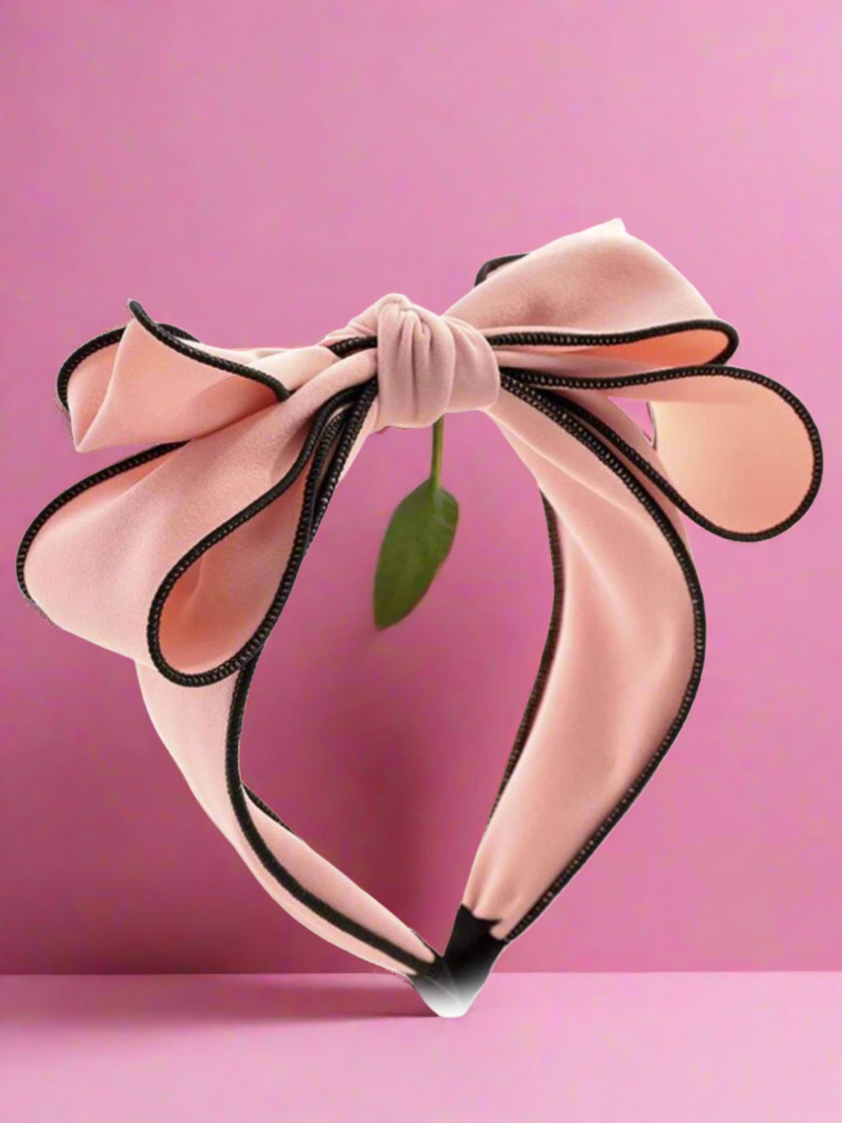 OOTD-Ready Bowknot Black Trim Headband