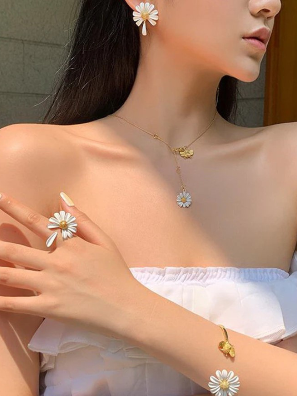 Pretty Petals Daisy Flower Bracelet