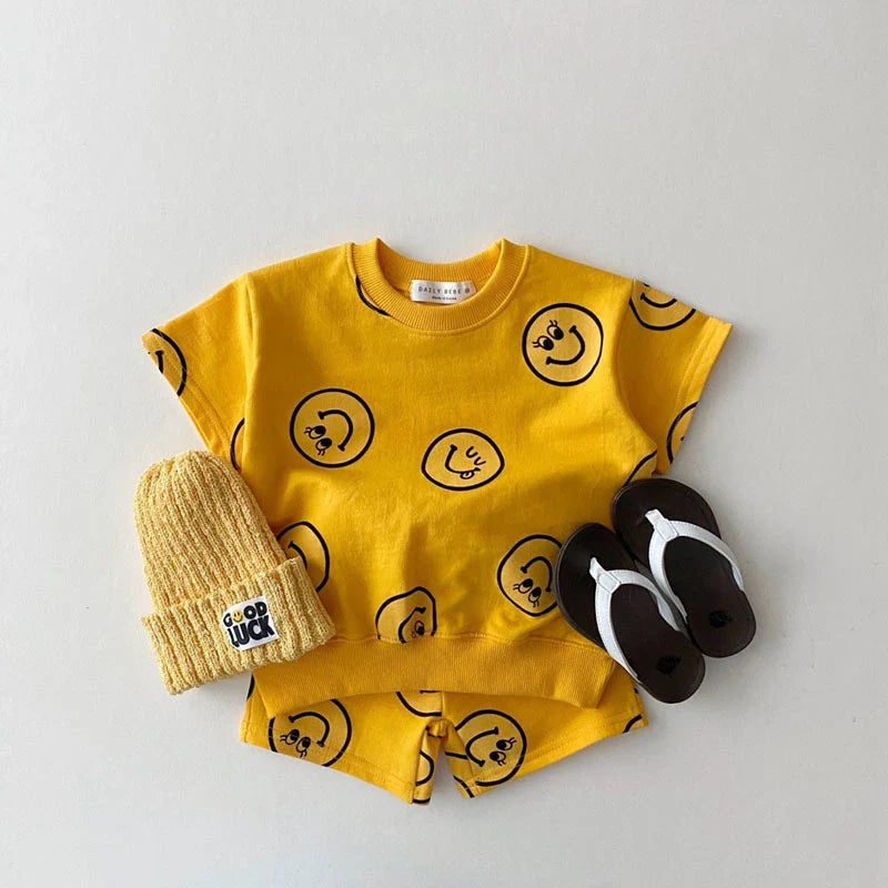 Smile T-shirt & Shorts Set: Summer/Spring Kids