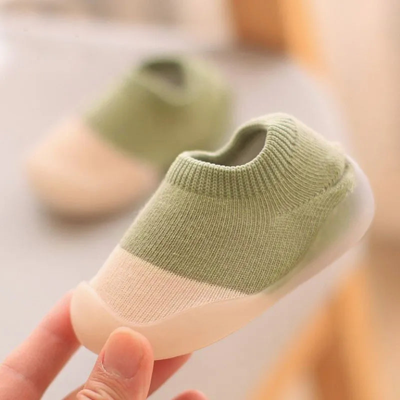 Baby's First Walking Shoes: Comfortable Knit Boots