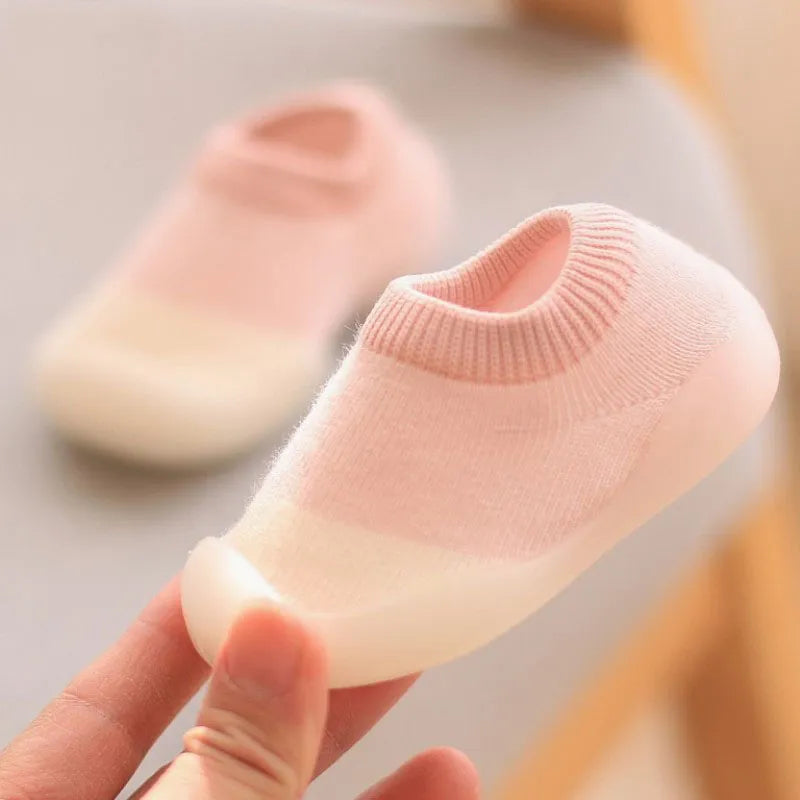 Baby's First Walking Shoes: Comfortable Knit Boots