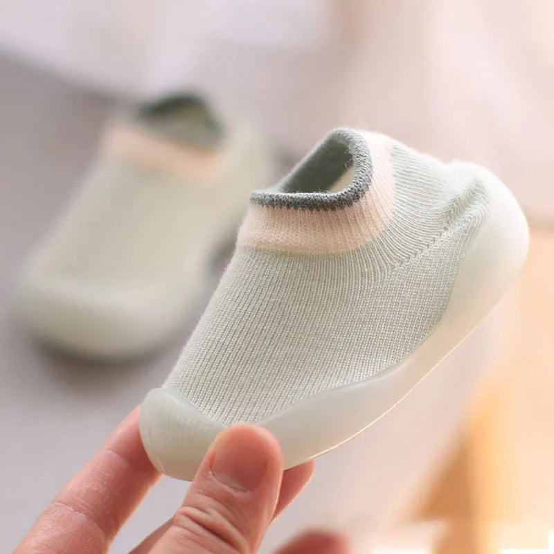 Baby's First Walking Shoes: Comfortable Knit Boots