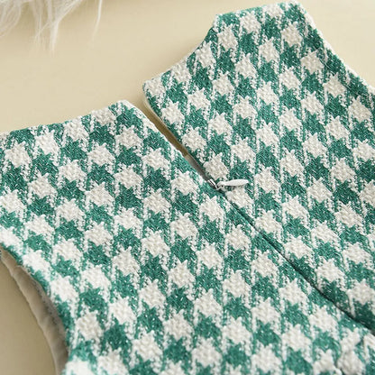 Checkered Pattern Outfit for Girls - Cozy and cute!