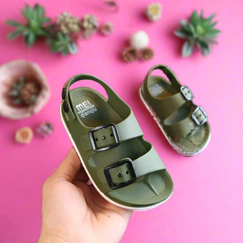 Beach Sandals: Lightweight Closed-Toe Shoes for Kids