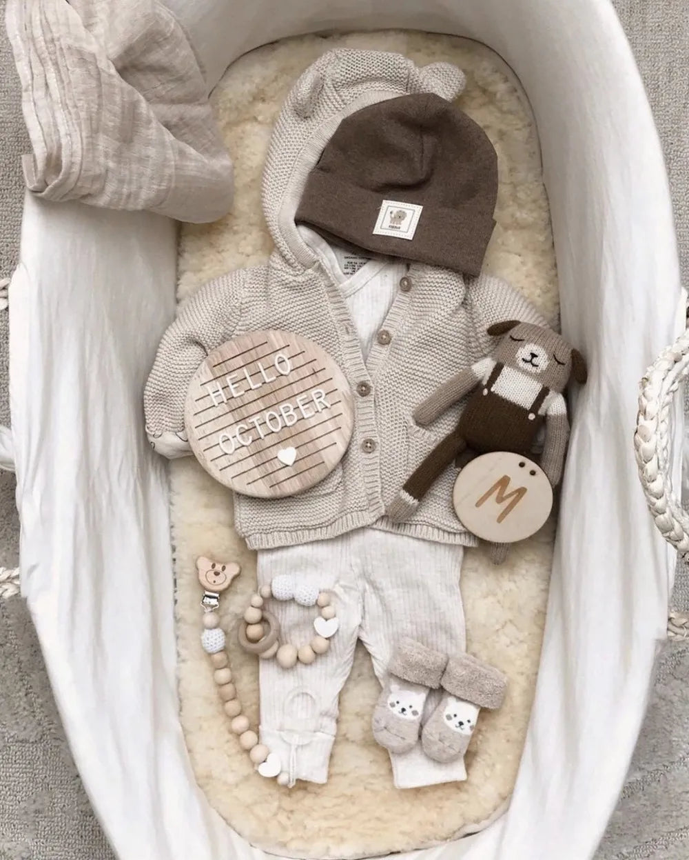 European Style Oak Baby Milestone Board: Round Letter Message Props