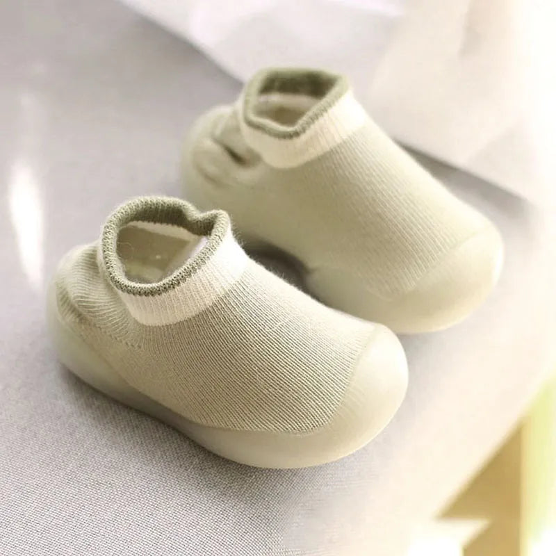 Baby's First Walking Shoes: Comfortable Knit Boots