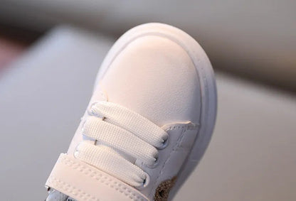 Bear-Decorated Sneakers: Fashionable Flats for Toddlers (1-6 years old)