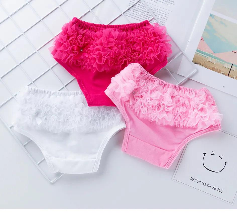 Cute Baby: Ruffled Diaper Covers