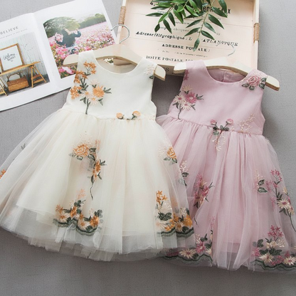 Floral Embroidered Pattern Sleeveless Princess Casual Dress