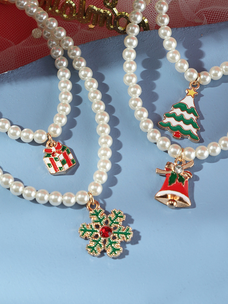 Pearl Holiday Pendant Necklace