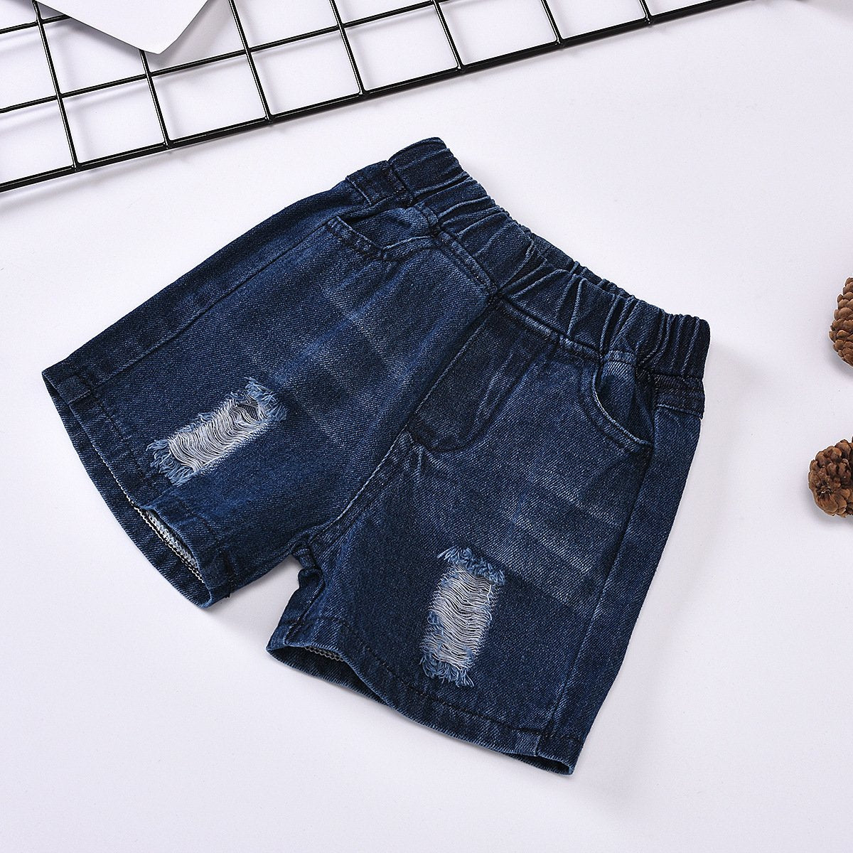 Sleeveless letter top washed hole denim shorts