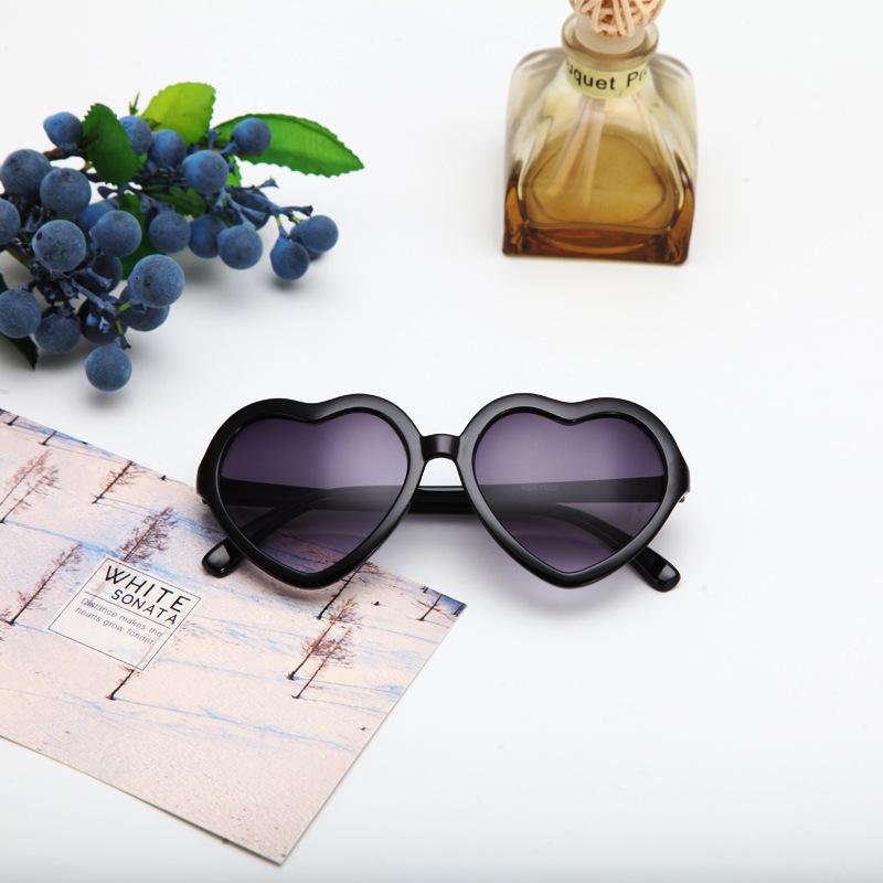 Children's Cute Heart-shaped Anti Ultraviolet Sunglasses