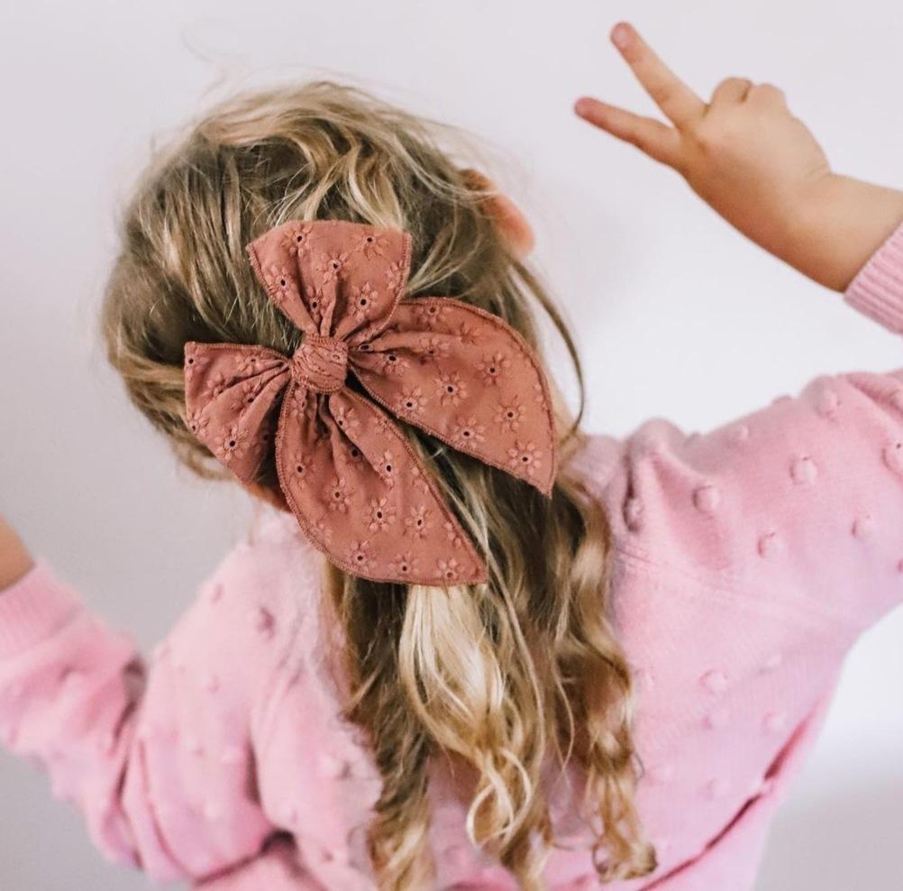 Children's Hollow Embroidered Hairpin