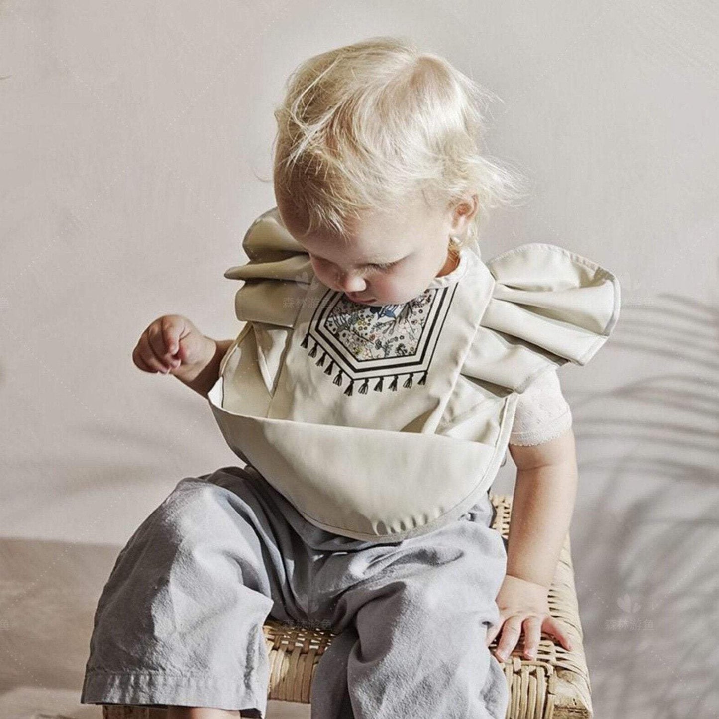 Top Style Wing Shape Baby Bib