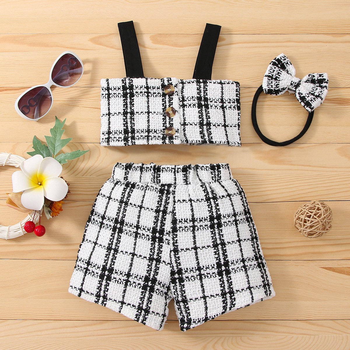 Suspender small fragrant wind Plaid Shorts baby three piece set